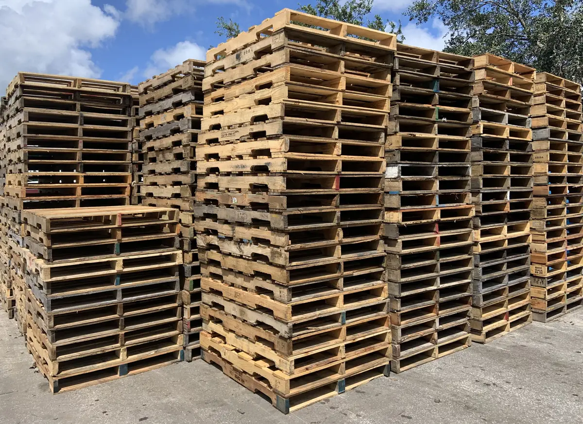 Outdoor pallet inventory yard