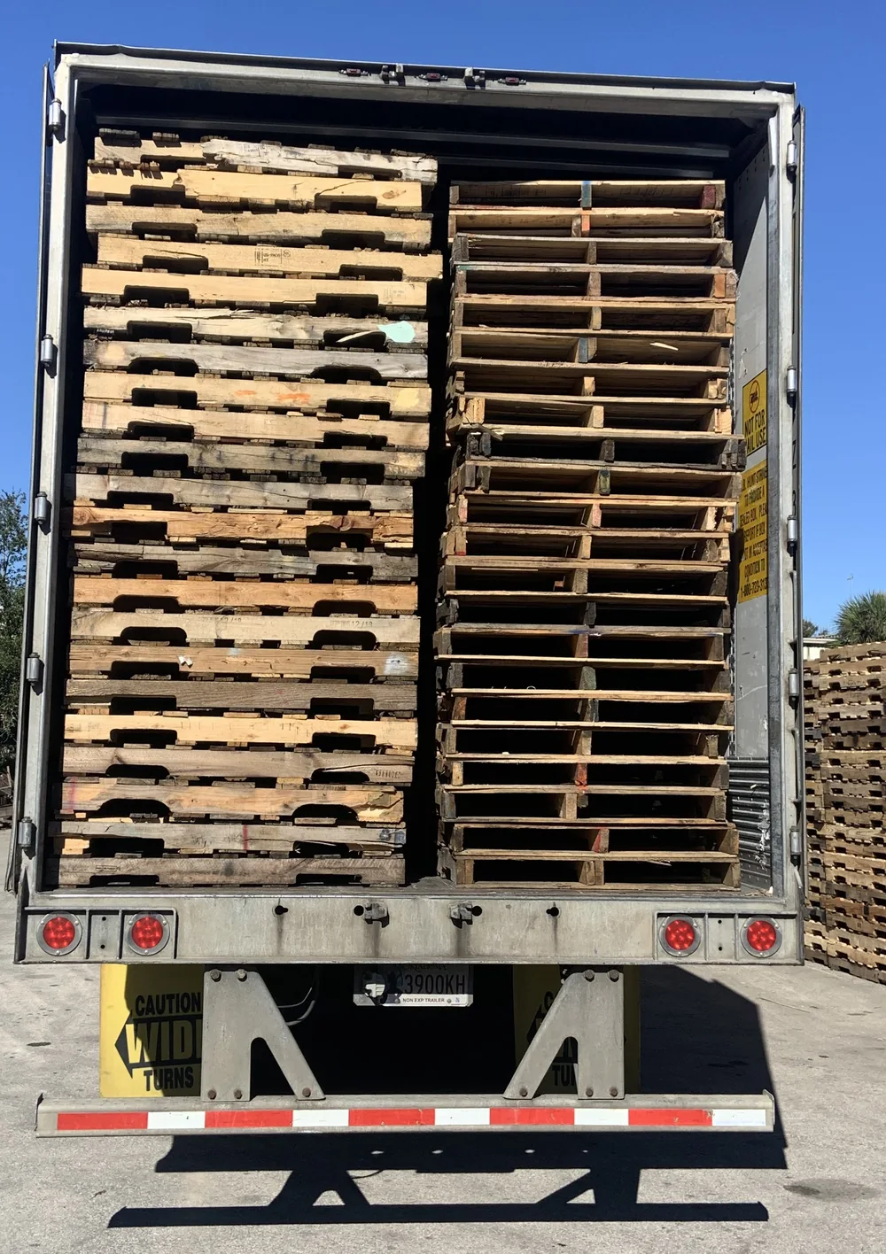 Dry van pallet delivery truck loaded for national shipment