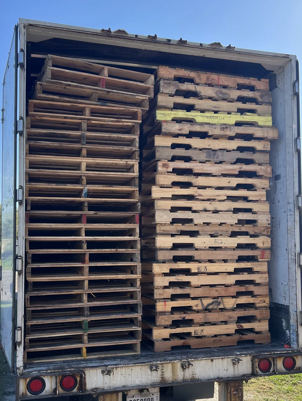 Pallet truck delivery loaded dry van route