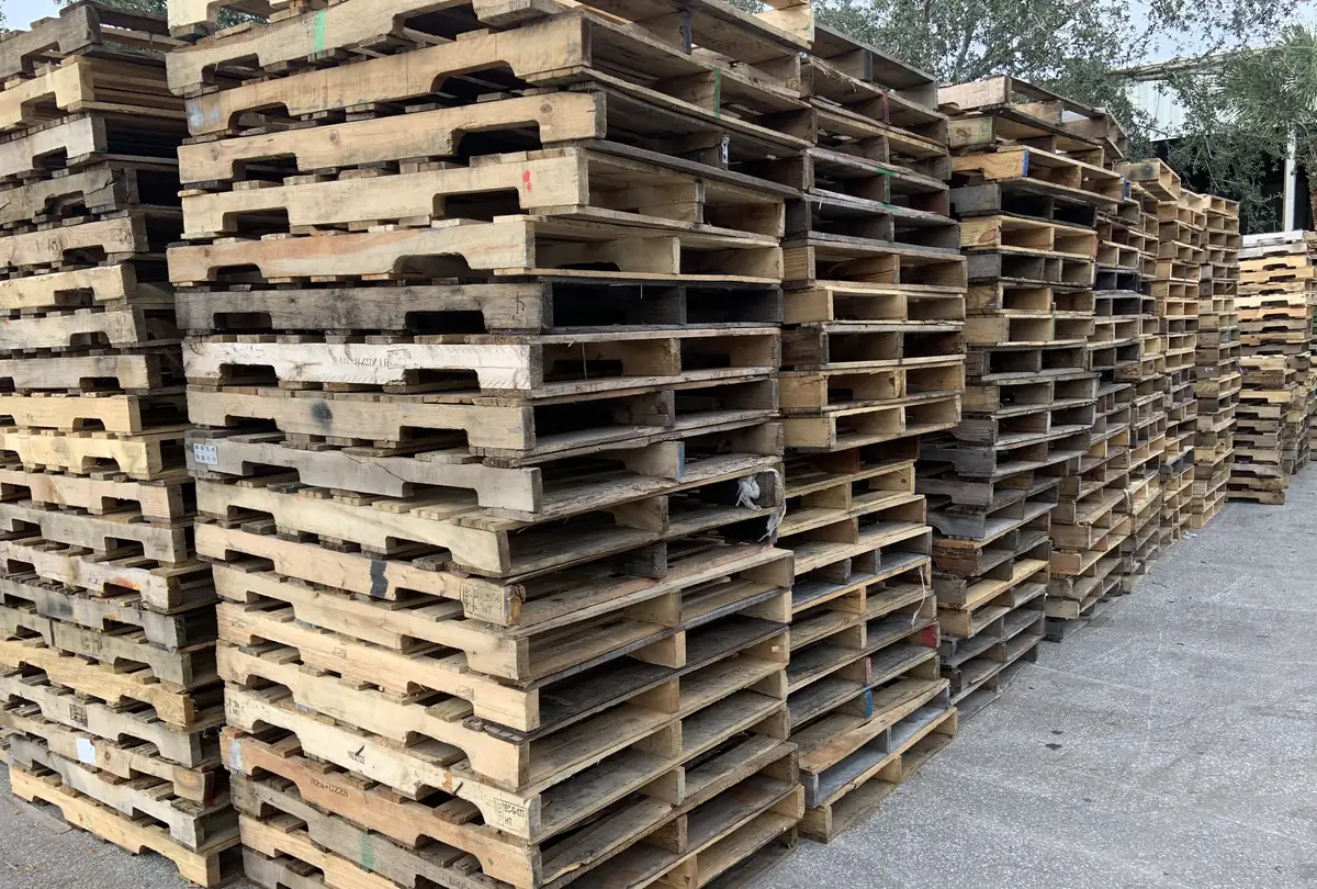 Recycled pallet inventory bulk warehouse supply